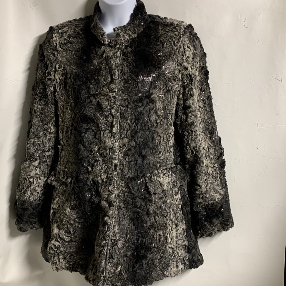 Stevie Mac women’s size 16 Grey/black sequin faux fur snap button down Coat.